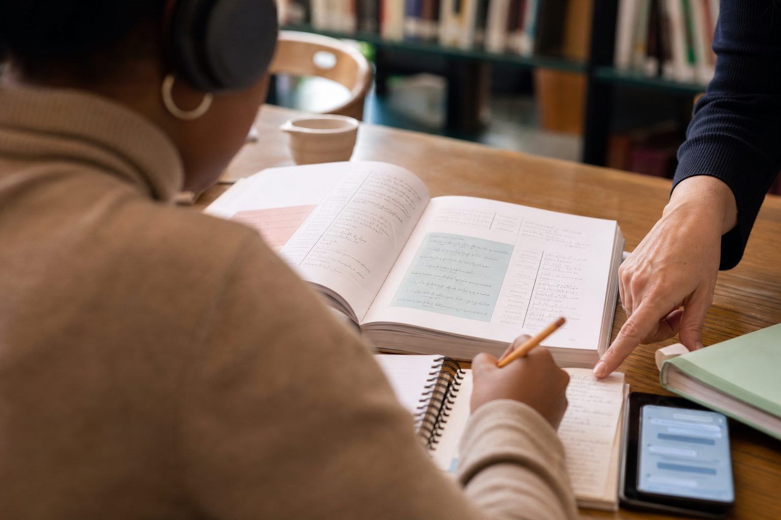 Modes de traduction : apprendre, communiquer et vérifier dans un cadre éducatif